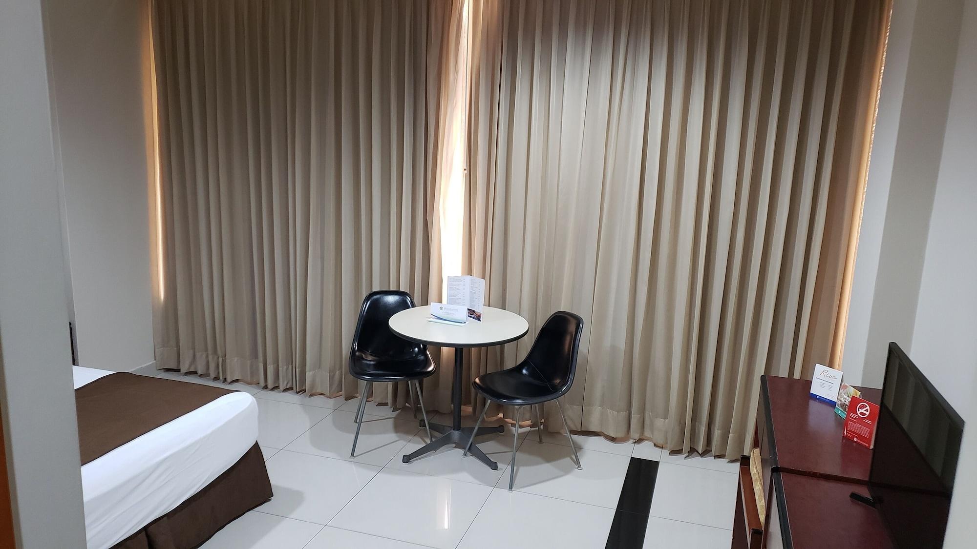 Hotel Ramada Гуаякуил Екстериор снимка