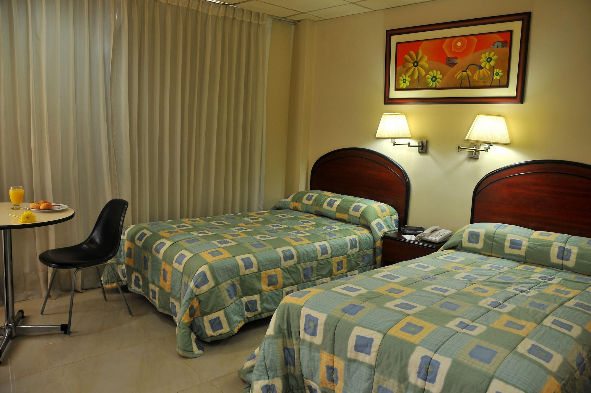 Hotel Ramada Гуаякуил Екстериор снимка