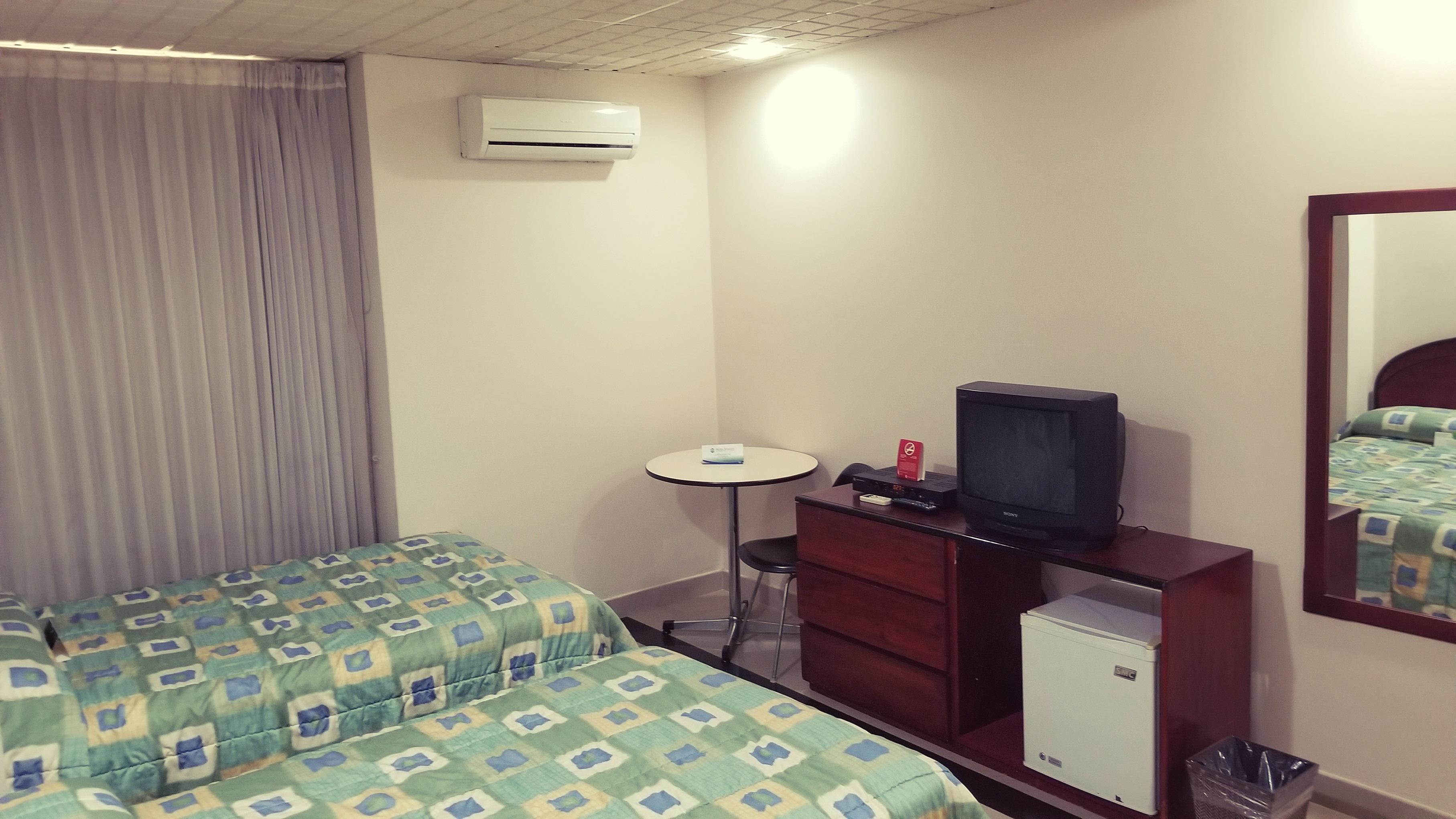 Hotel Ramada Гуаякуил Екстериор снимка
