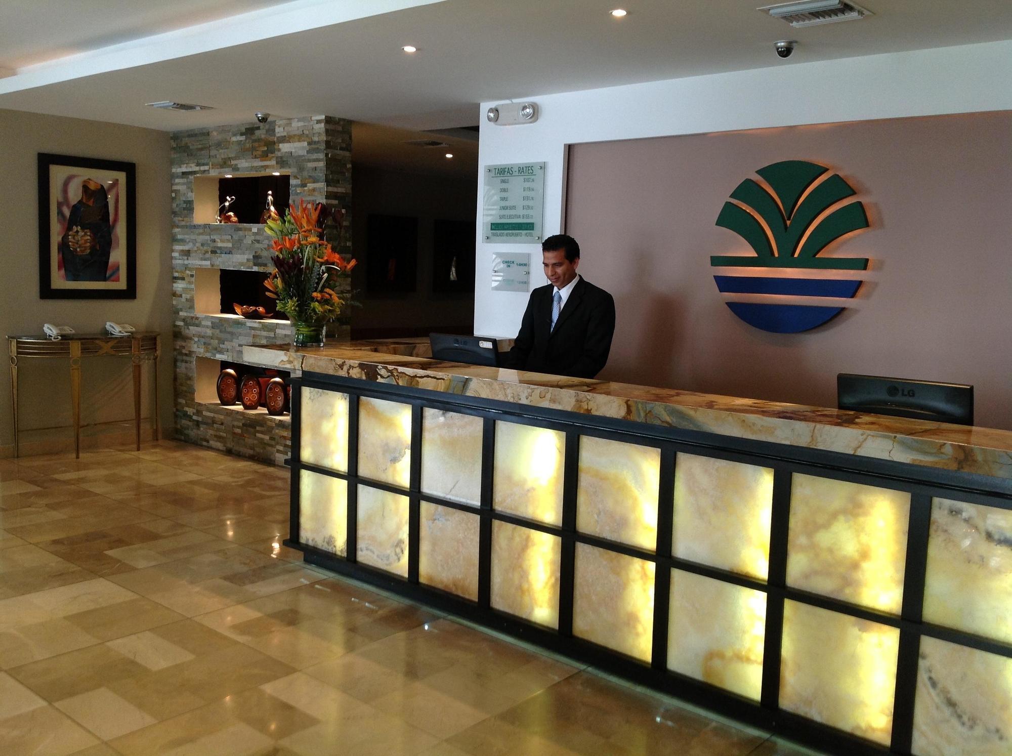 Hotel Ramada Гуаякуил Екстериор снимка