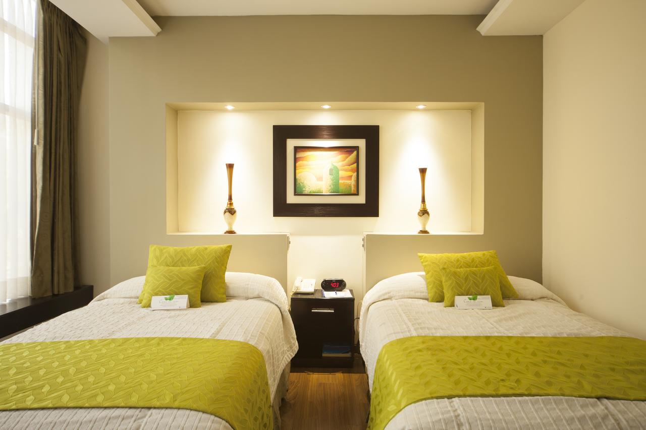 Hotel Ramada Гуаякуил Екстериор снимка